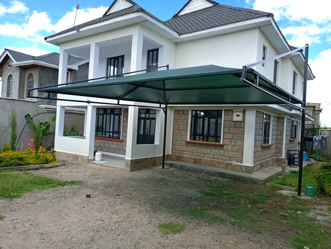 Pyramid Roof Car Shade - Double Car (5.5m × 5m)